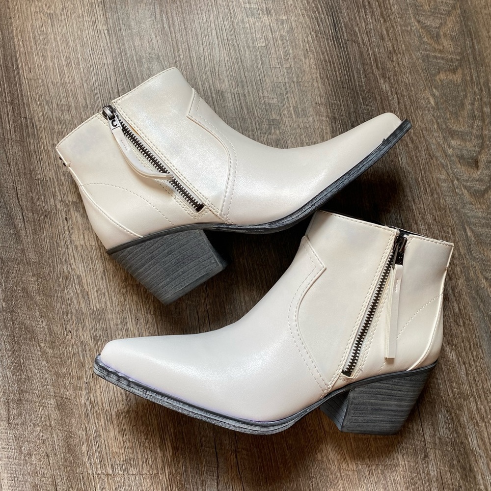 Short white cowgirl booties